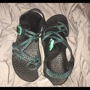 10/10 Condition Chacos